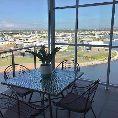 Hotel Salt At Oceanside à Kawana Waters Extérieur photo