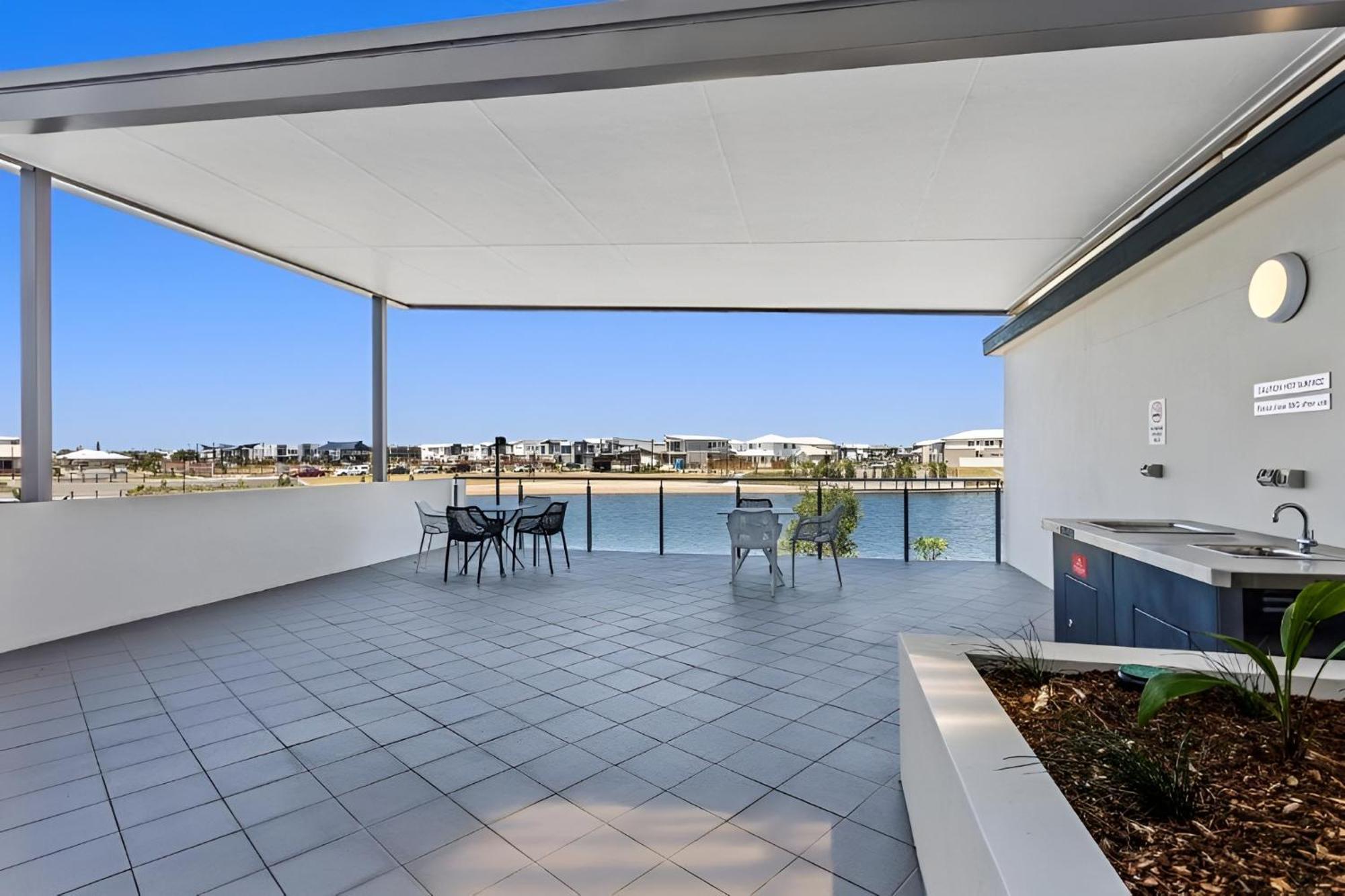 Hotel Salt At Oceanside à Kawana Waters Extérieur photo